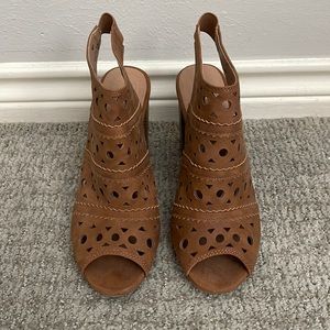 CL by Laundry Open Toe Sandal